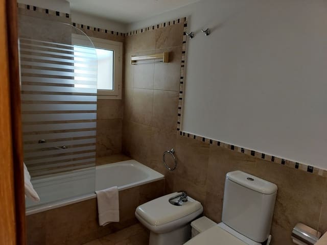 3 quarto Apartamento para venda em Manilva com piscina garagem - 265 000 € (Ref: 9099700)