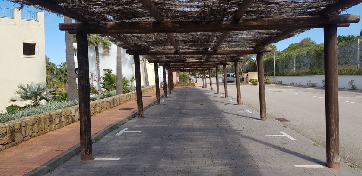 Apartamento de 2 habitaciones en Manilva en venta con piscina garaje - 205.000 € (Ref: 9099701)