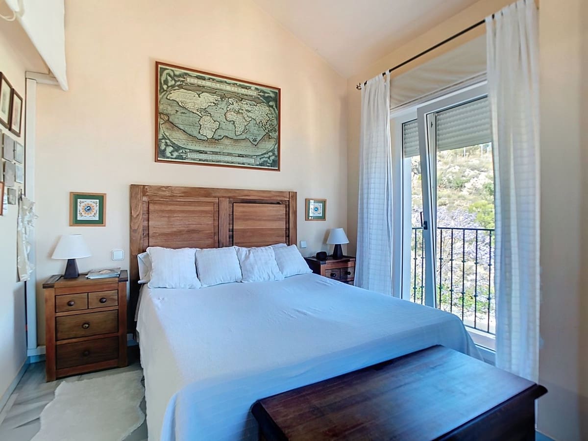4 bedroom Semi-detached Villa for sale in Arroyo de la Miel with pool - € 510,000 (Ref: 9103574)