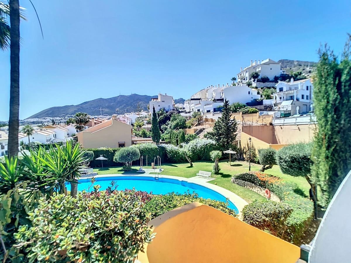 4 bedroom Semi-detached Villa for sale in Arroyo de la Miel with pool - € 510,000 (Ref: 9103574)