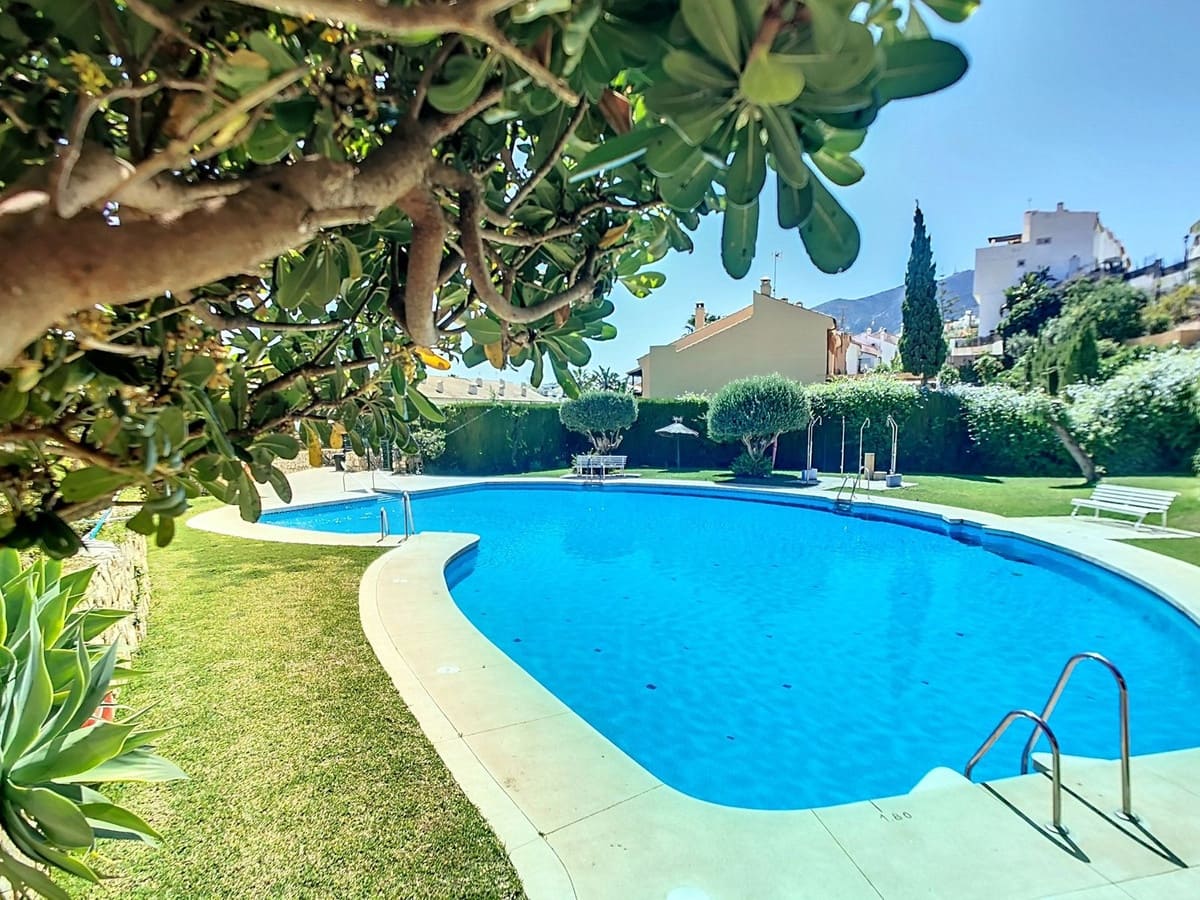 4 bedroom Semi-detached Villa for sale in Arroyo de la Miel with pool - € 510,000 (Ref: 9103574)