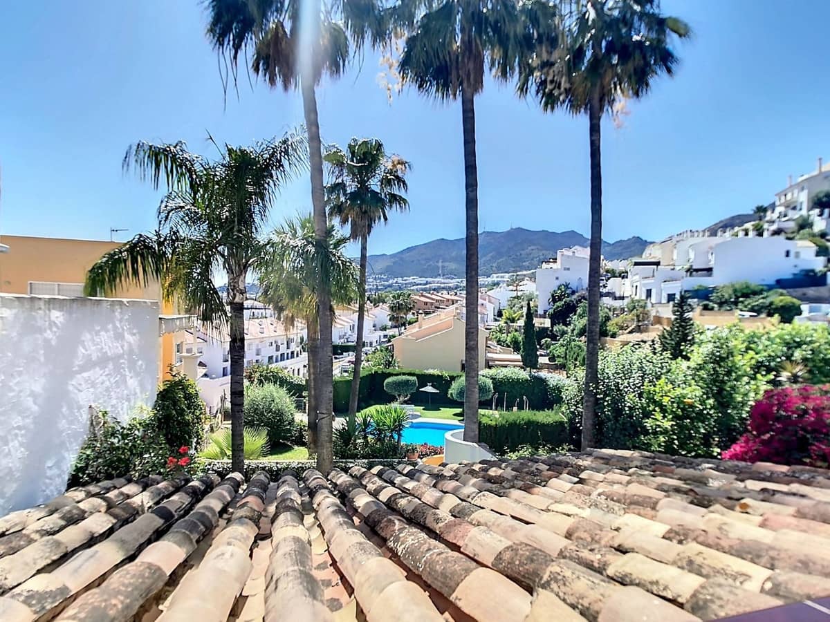 4 bedroom Semi-detached Villa for sale in Arroyo de la Miel with pool - € 510,000 (Ref: 9103574)