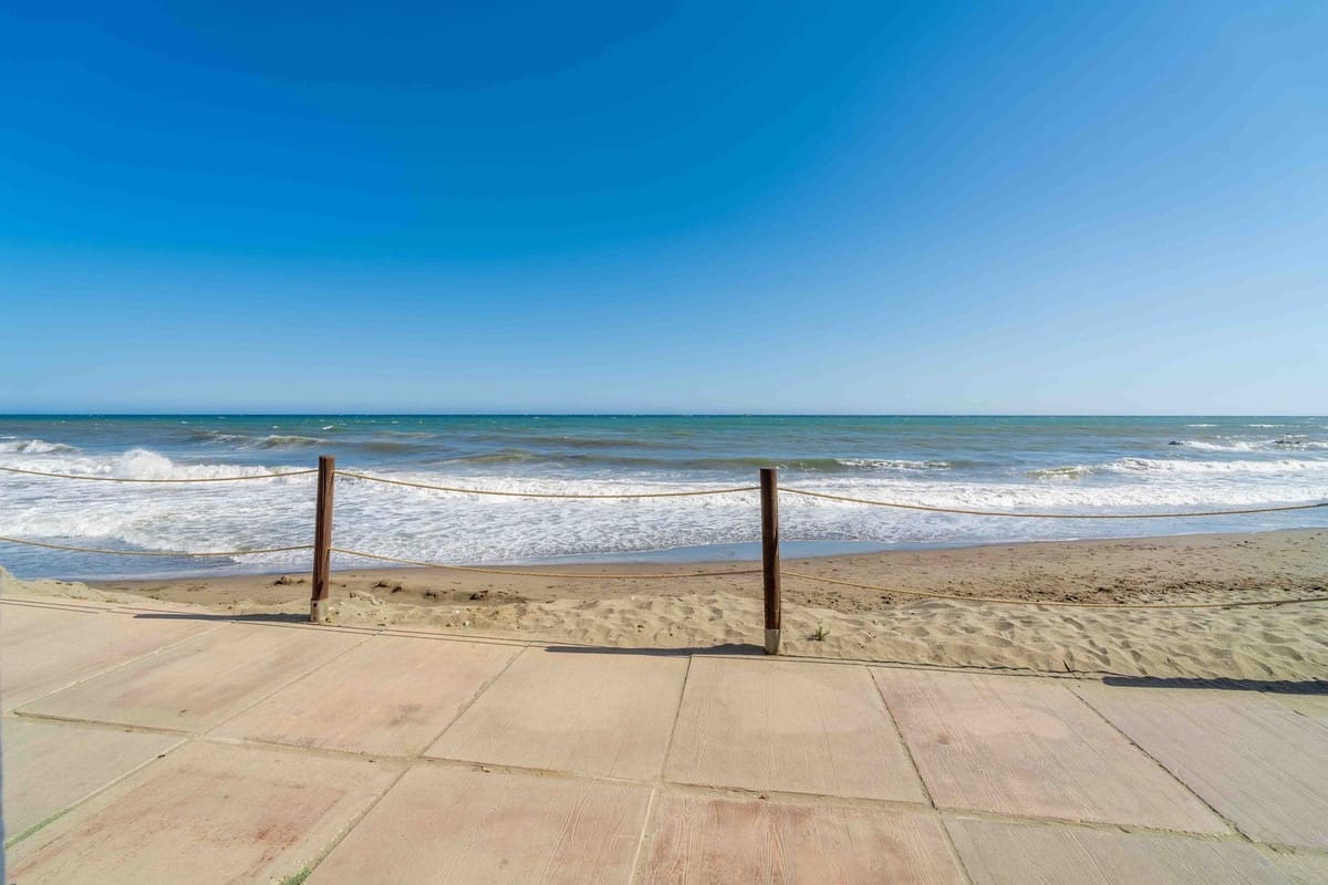 3 slaapkamer Appartement te koop in Riviera del Sol met zwembad garage - € 569.000 (Ref: 9129469)