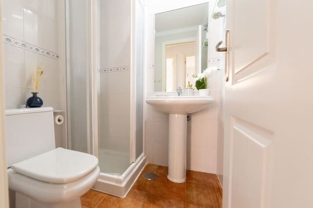 2 chambre Appartement à vendre à Benalmadena Costa, Benalmádena avec piscine garage - 415 000 € (Ref: 9160719)