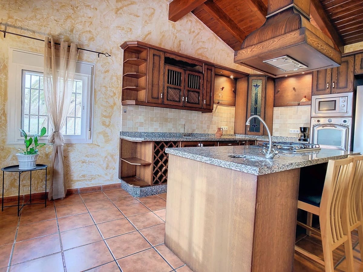 2 sypialnia Willa na sprzedaż w Coin z garażem - 295 000 € (Ref: 9194187)