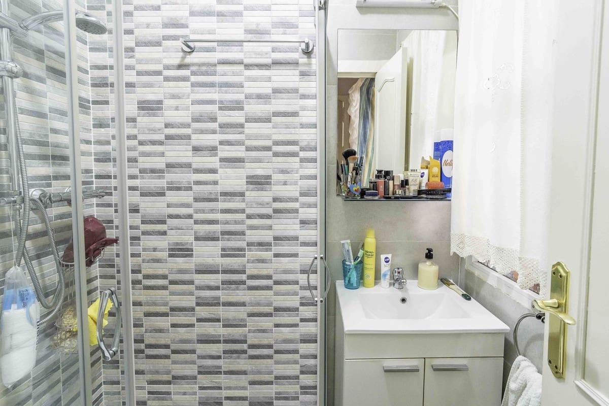 4 makuuhuone Omakotitalo myytävänä paikassa Las Lagunas de Mijas mukana uima-altaan 
autotalli - 398 000 € (Ref: 9255419)