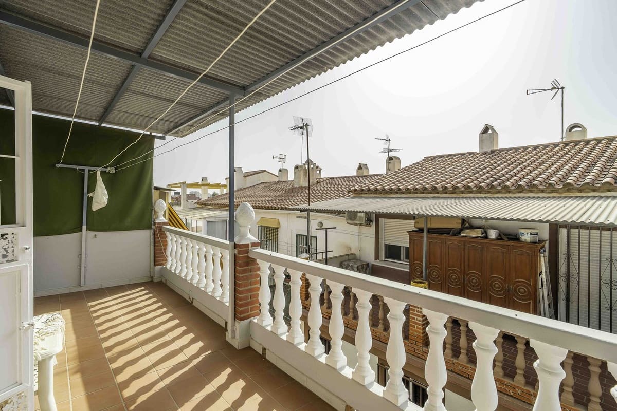 4 makuuhuone Omakotitalo myytävänä paikassa Las Lagunas de Mijas mukana uima-altaan 
autotalli - 398 000 € (Ref: 9255419)