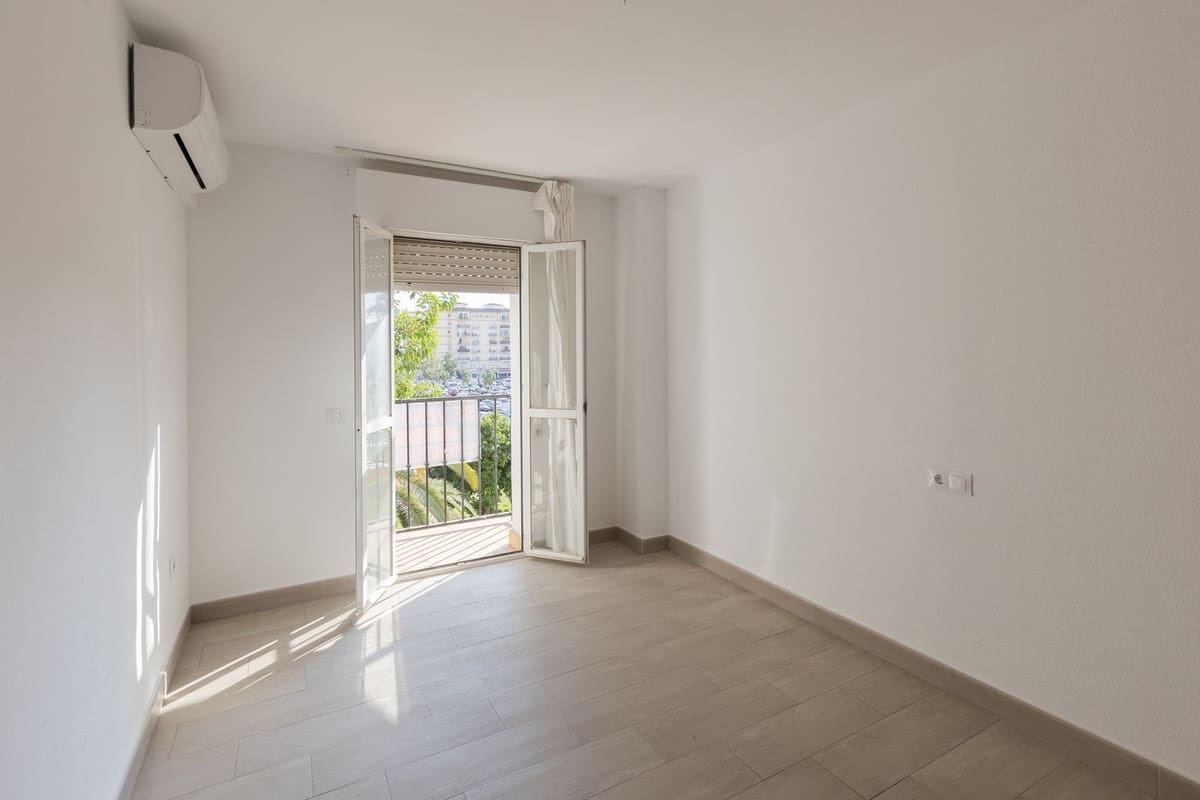 Apartamento de 3 habitaciones en Fuengirola en venta con garaje - 369.000 € (Ref: 9274144)