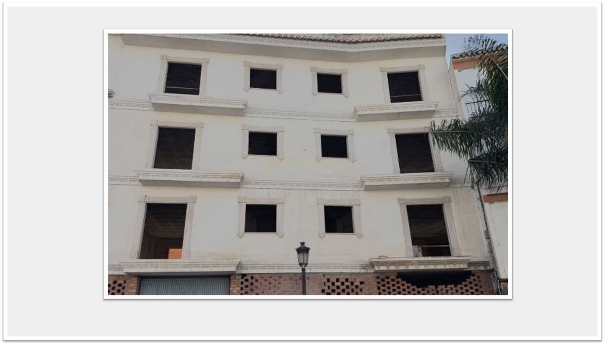 Local Comercial de 10 habitaciones en Alhaurín el Grande en venta - 1.580.000 € (Ref: 9279623)