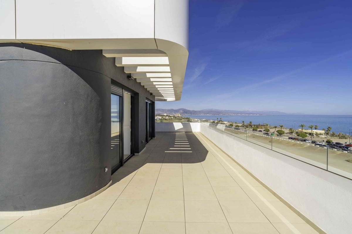 4 soveværelse Penthouse til salg i Torremolinos med swimmingpool garage - € 2.180.000 (Ref: 9289659)