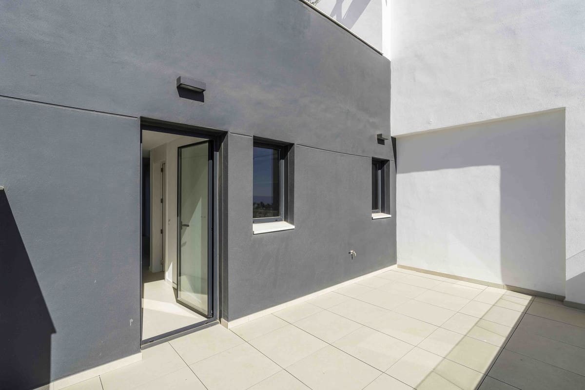 4 soveværelse Penthouse til salg i Torremolinos med swimmingpool garage - € 2.180.000 (Ref: 9289659)
