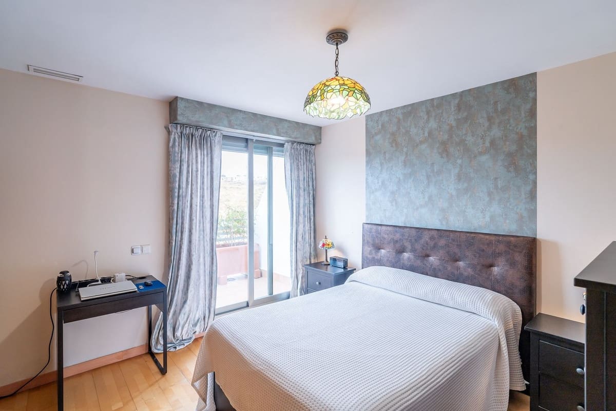 2 makuuhuone Huoneisto myytävänä paikassa La Cala de Mijas mukana uima-altaan 
autotalli - 357 000 € (Ref: 9325641)