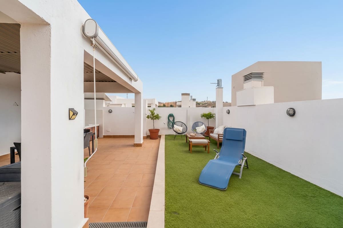 2 makuuhuone Huoneisto myytävänä paikassa La Cala de Mijas mukana uima-altaan 
autotalli - 357 000 € (Ref: 9325641)