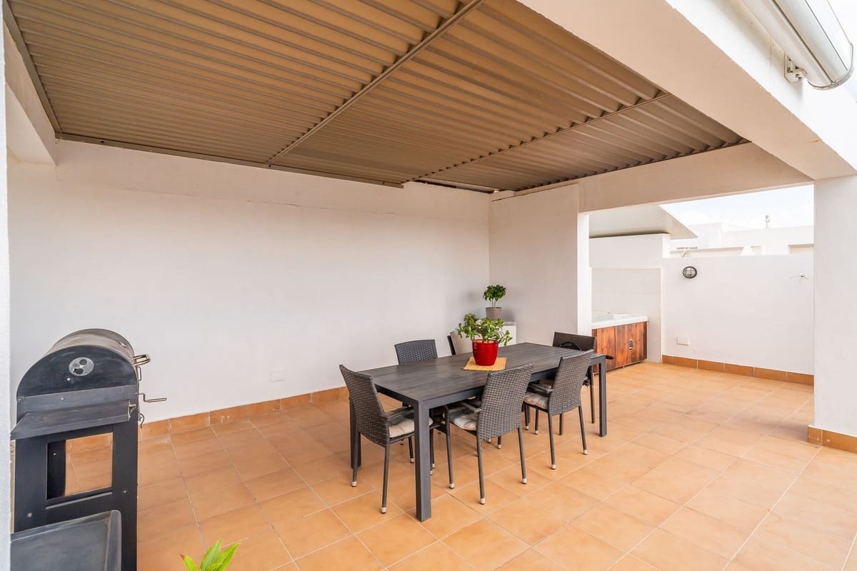 2 makuuhuone Huoneisto myytävänä paikassa La Cala de Mijas mukana uima-altaan 
autotalli - 357 000 € (Ref: 9325641)