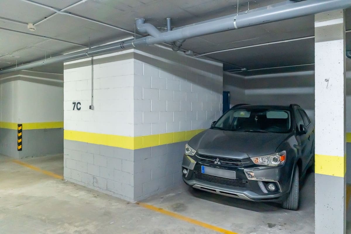 2 makuuhuone Huoneisto myytävänä paikassa La Cala de Mijas mukana uima-altaan 
autotalli - 357 000 € (Ref: 9325641)