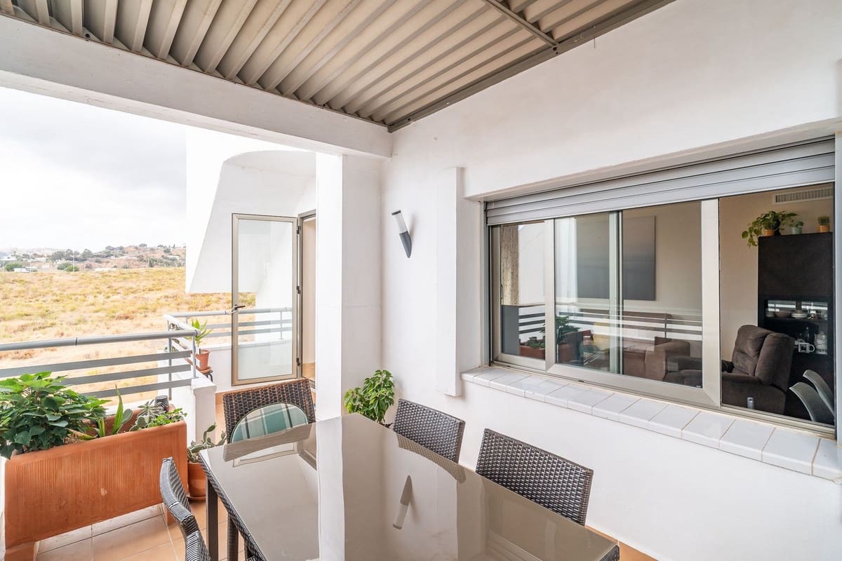 2 makuuhuone Huoneisto myytävänä paikassa La Cala de Mijas mukana uima-altaan 
autotalli - 357 000 € (Ref: 9325641)