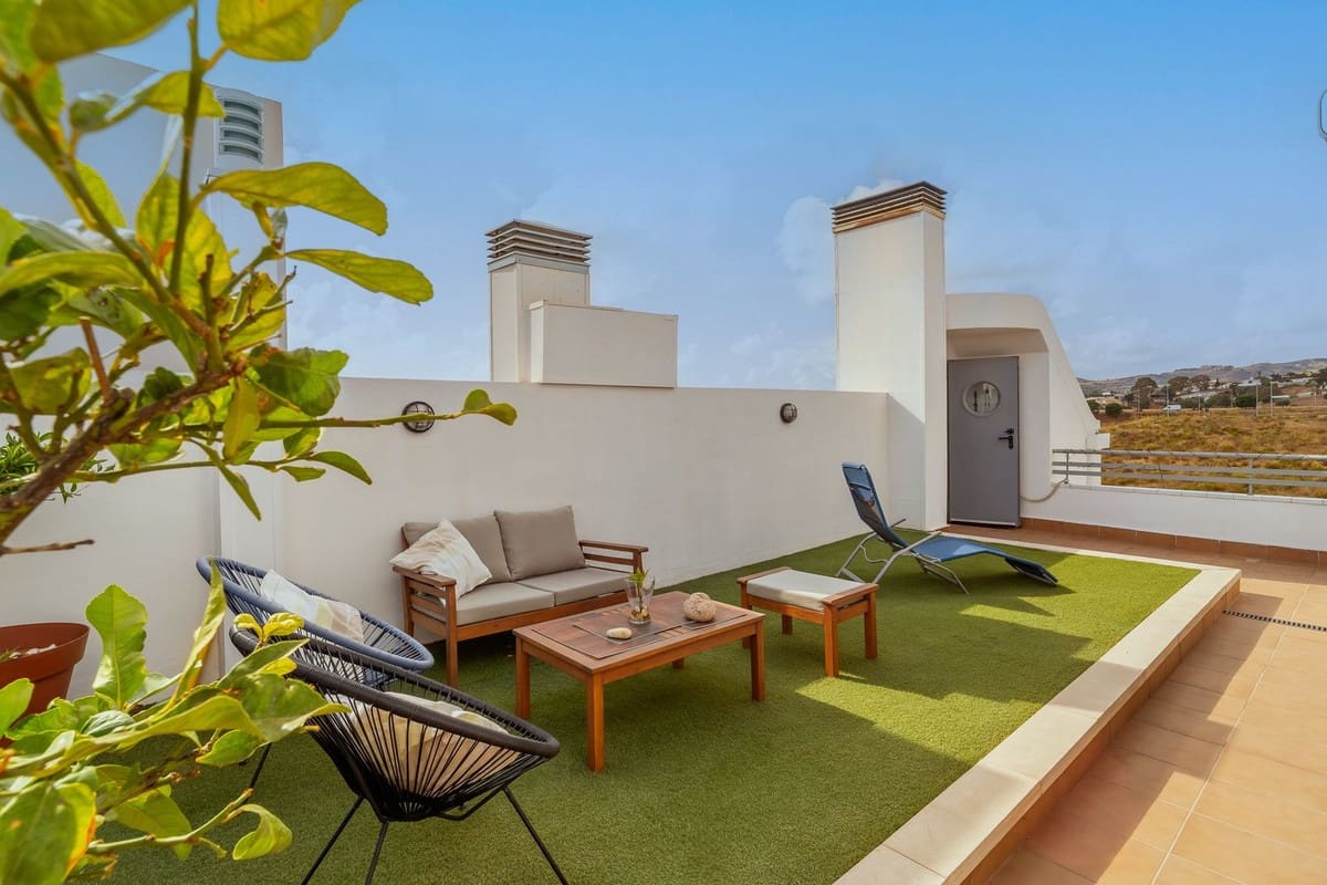 2 makuuhuone Huoneisto myytävänä paikassa La Cala de Mijas mukana uima-altaan 
autotalli - 357 000 € (Ref: 9325641)