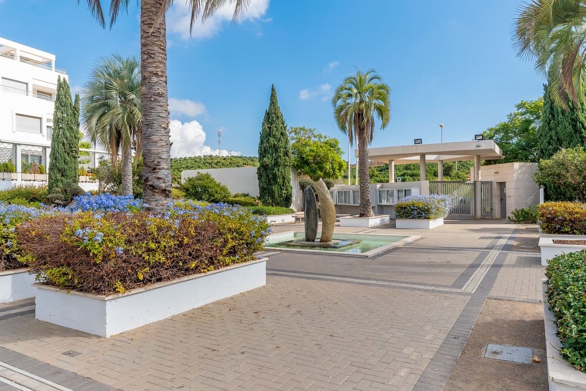 2 makuuhuone Huoneisto myytävänä paikassa La Cala de Mijas mukana uima-altaan 
autotalli - 357 000 € (Ref: 9325641)