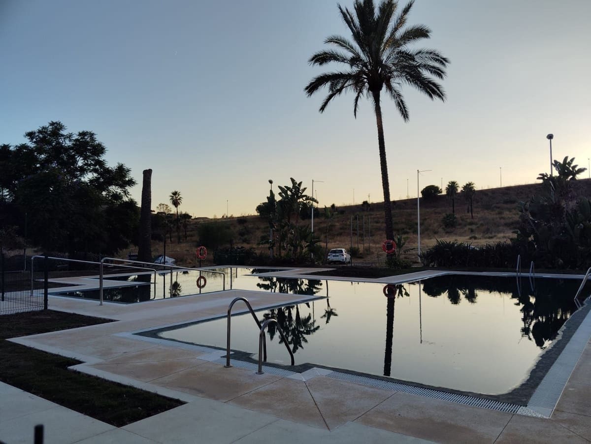 2 makuuhuone Huoneisto myytävänä paikassa La Cala de Mijas mukana uima-altaan 
autotalli - 357 000 € (Ref: 9325641)