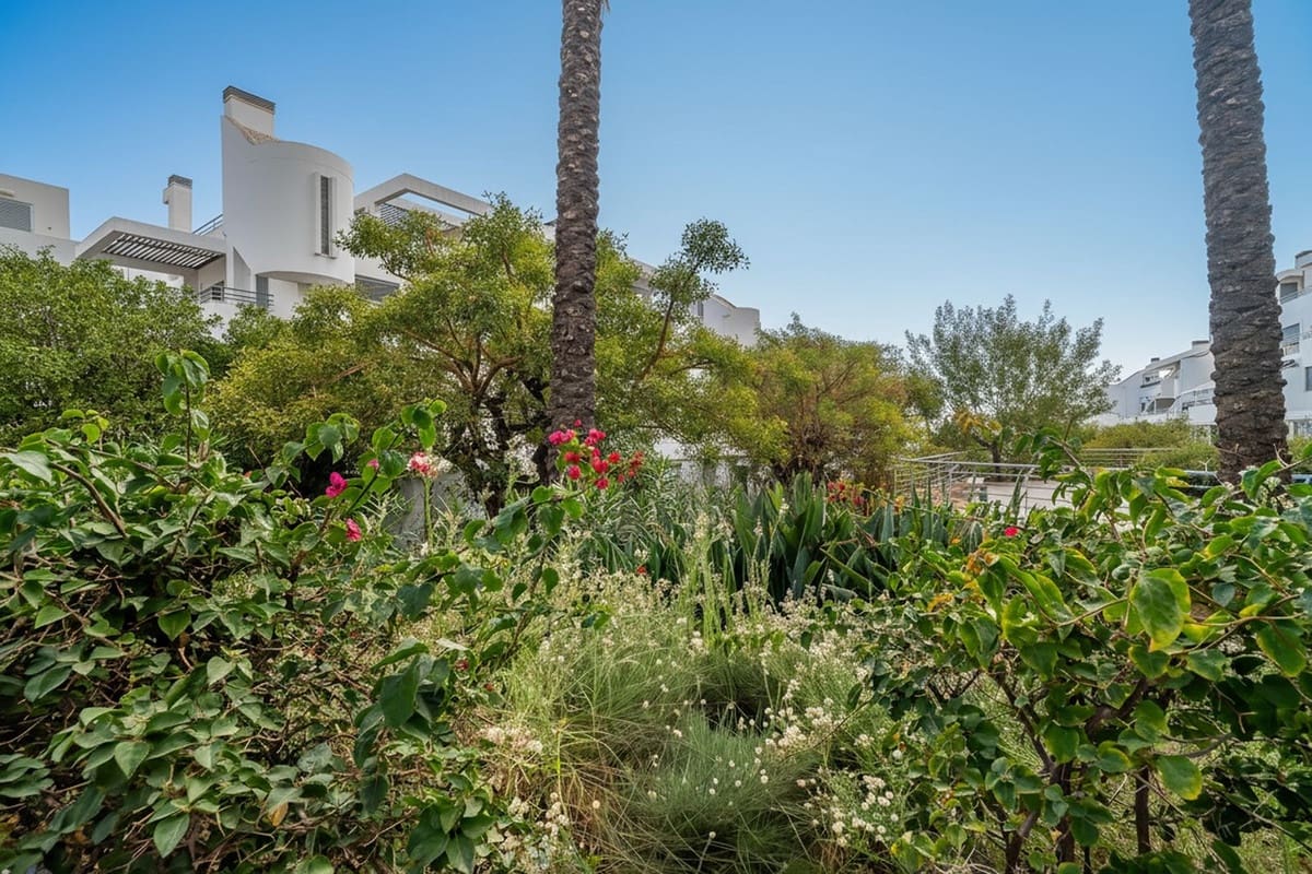 2 makuuhuone Huoneisto myytävänä paikassa La Cala de Mijas mukana uima-altaan 
autotalli - 357 000 € (Ref: 9325641)