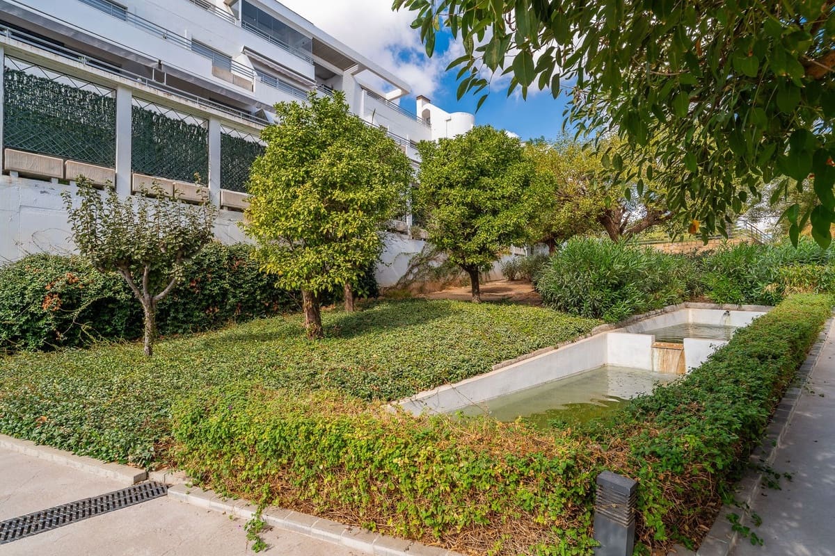 2 makuuhuone Huoneisto myytävänä paikassa La Cala de Mijas mukana uima-altaan 
autotalli - 357 000 € (Ref: 9325641)