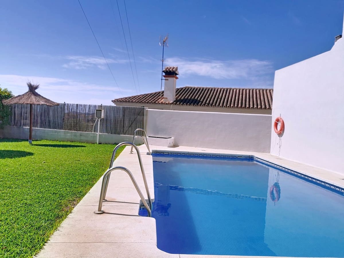 3 soverom Hus til salgs i Fuengirola med svømmebasseng garasje - € 550 000 (Ref: 9343618)