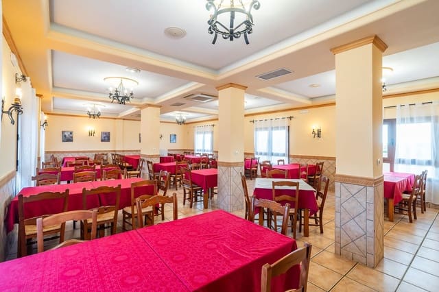1 chambre Restaurant/Bar à vendre à Villanueva de la Concepcion avec garage - 425 000 € (Ref: 9344177)