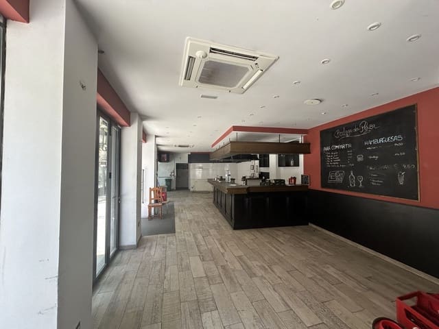 2 bedroom Commercial for sale in Los Boliches , Fuengirola - € 650,000 (Ref: 9383569)