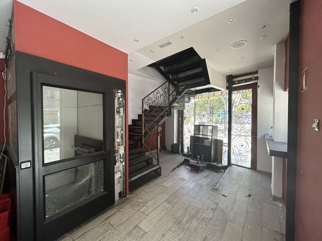 2 bedroom Commercial for sale in Los Boliches , Fuengirola - € 650,000 (Ref: 9383569)