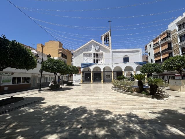 2 bedroom Commercial for sale in Los Boliches , Fuengirola - € 650,000 (Ref: 9383569)