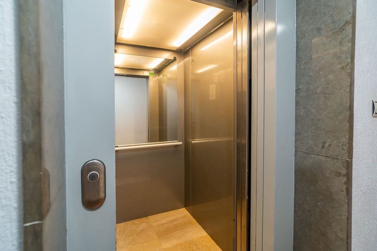 3 Zimmer Apartment zu verkaufen in La Cala de Mijas mit Pool Garage - 389.000 € (Ref: 9393442)