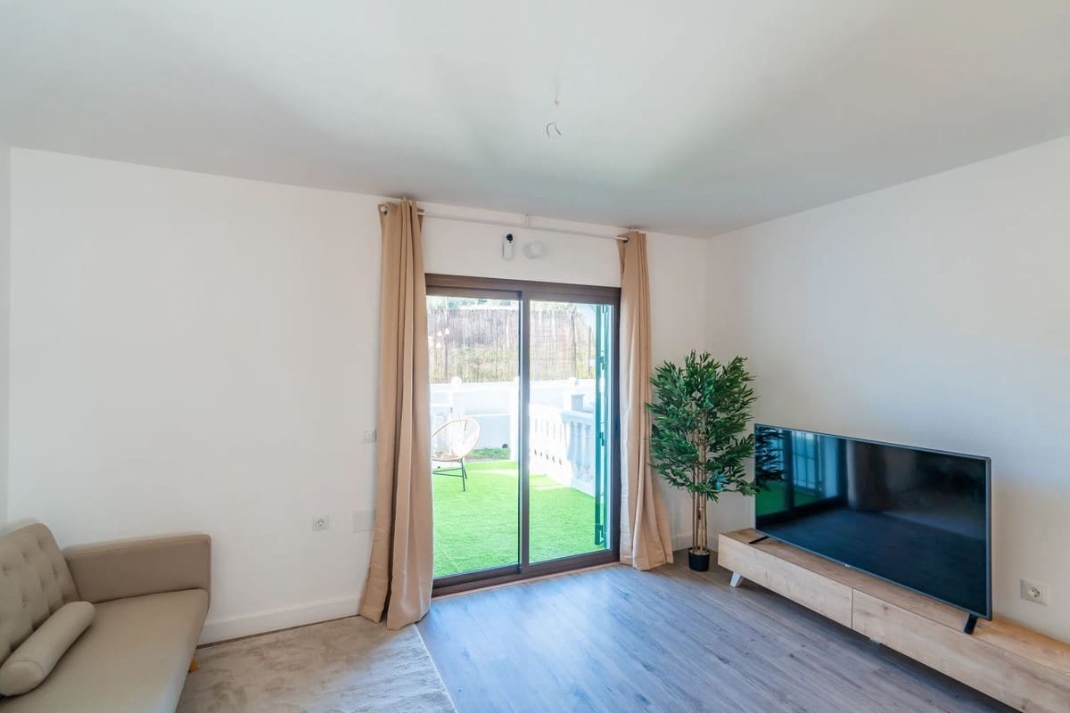 2 bedroom Townhouse for sale in Mijas with pool garage - € 315,000 (Ref: 9402577)