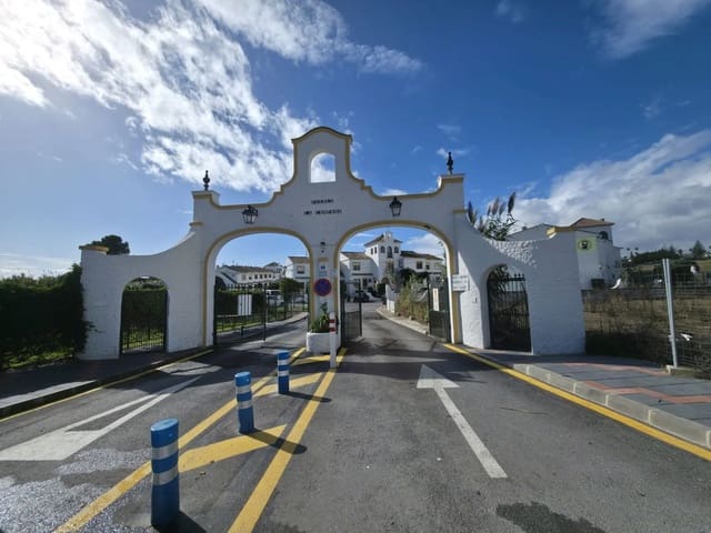 2 sovrum Hus till salu i Mijas med pool garage - 310 000 € (Ref: 9402577)