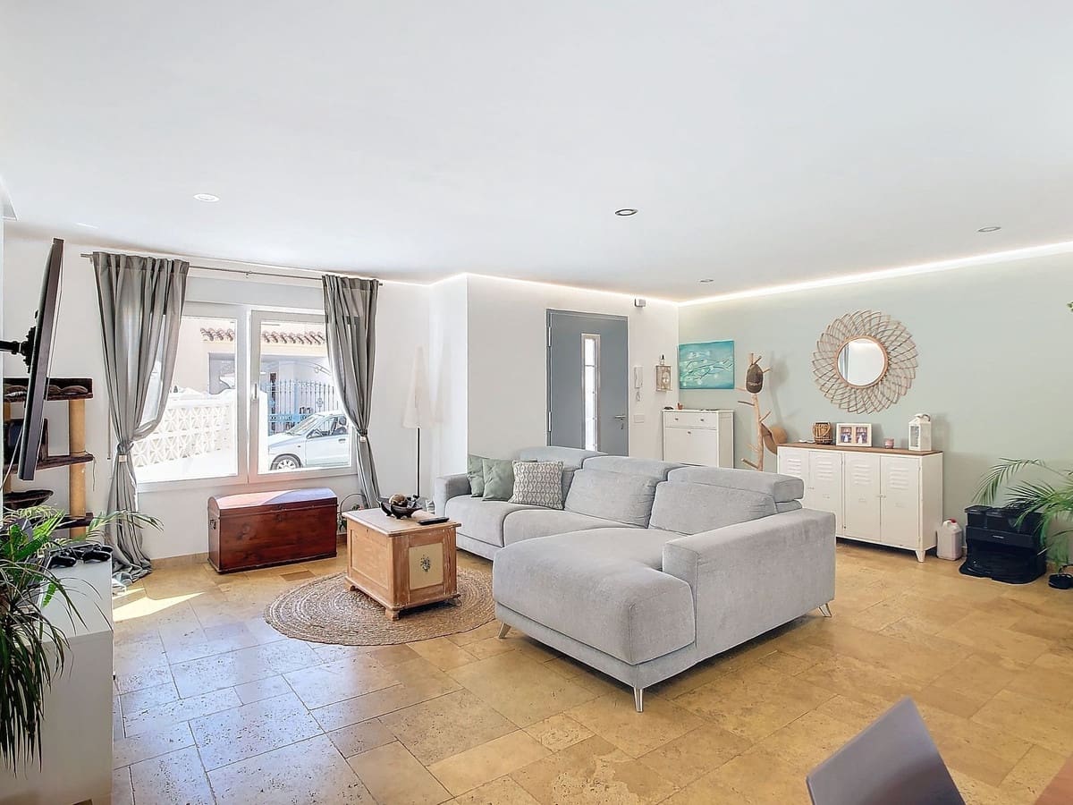 5 chambre Maison de Ville à vendre à Torremolinos avec garage - 750 000 € (Ref: 9409770)