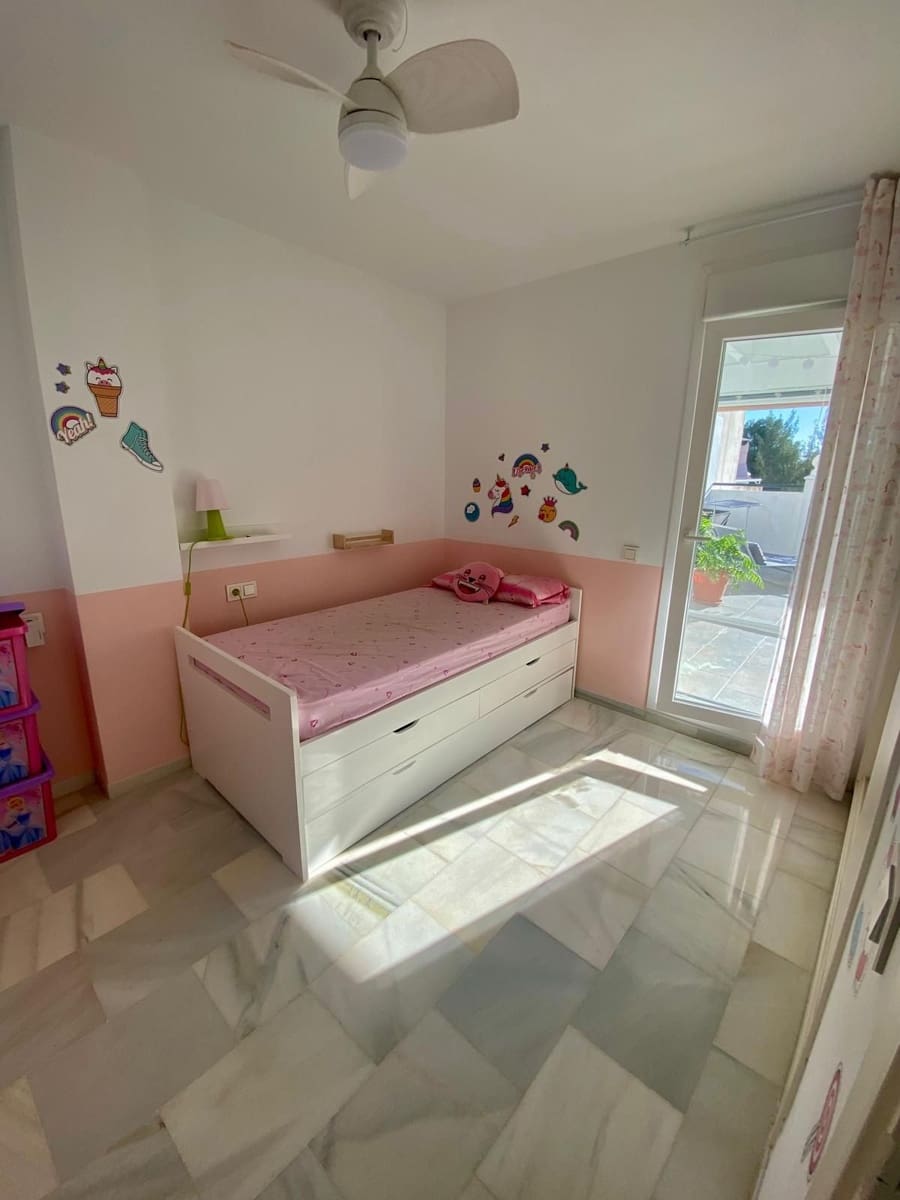 Ático de 3 habitaciones en Fuengirola en venta con piscina - 420.000 € (Ref: 9410316)