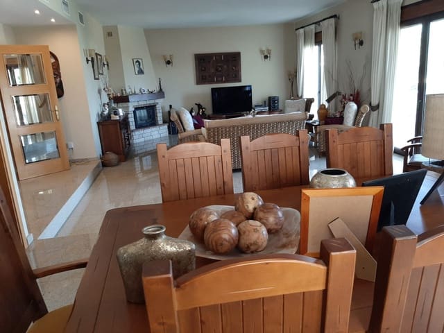 4 chambre Villa/Maison à vendre à Mijas avec piscine garage - 900 000 € (Ref: 9412685)