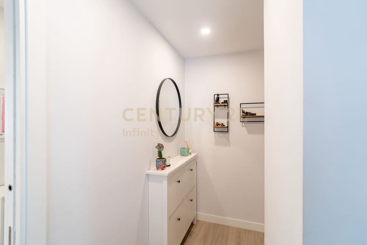 2 bedroom Apartment for sale in Mijas Costa with pool garage - € 289,000 (Ref: 9431799)