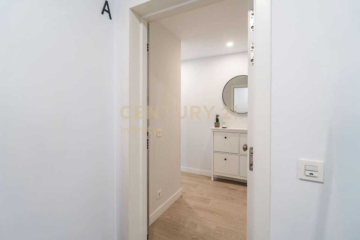 2 bedroom Apartment for sale in Mijas Costa with pool garage - € 289,000 (Ref: 9431799)