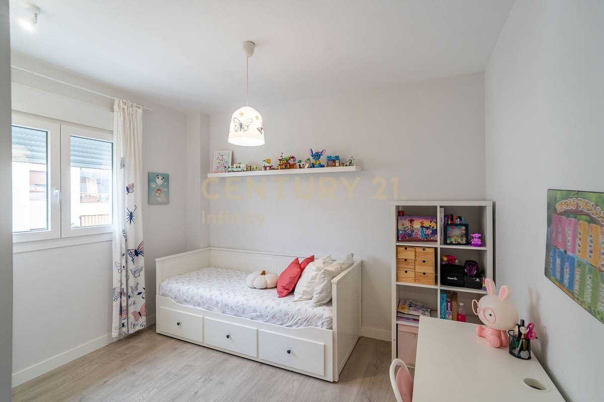 2 bedroom Apartment for sale in Mijas Costa with pool garage - € 289,000 (Ref: 9431799)