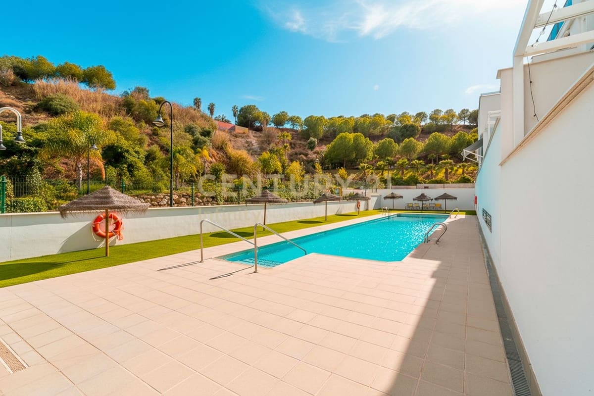 2 bedroom Apartment for sale in Mijas Costa with pool garage - € 289,000 (Ref: 9431799)