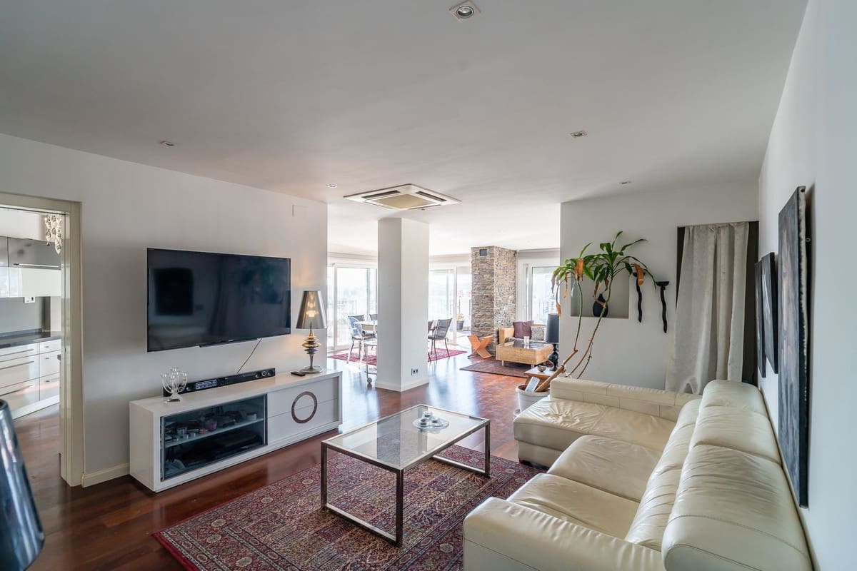 3 sypialnia Penthouse na sprzedaż w Fuengirola z basenem garażem - 1 250 000 € (Ref: 9444892)