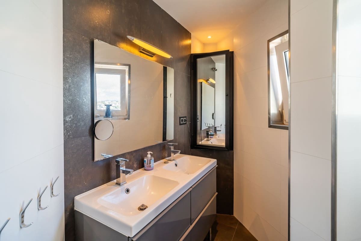 3 sypialnia Penthouse na sprzedaż w Fuengirola z basenem garażem - 1 250 000 € (Ref: 9444892)