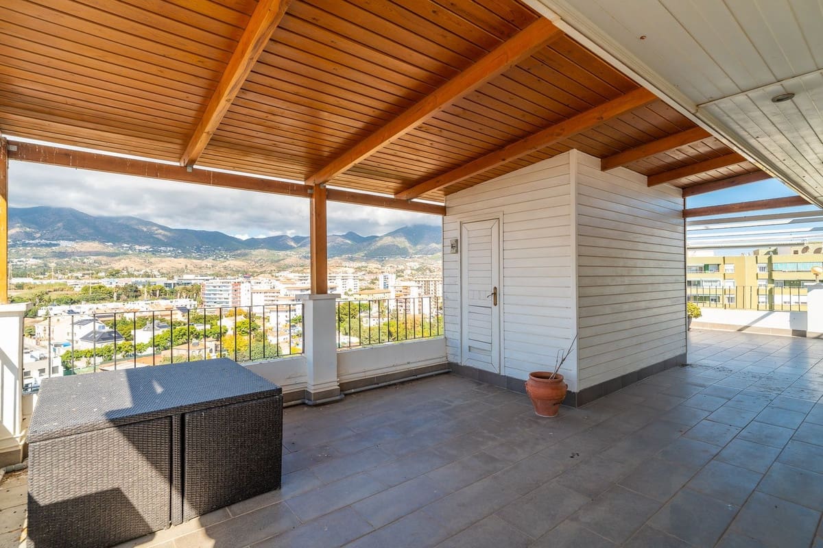 3 sypialnia Penthouse na sprzedaż w Fuengirola z basenem garażem - 1 250 000 € (Ref: 9444892)