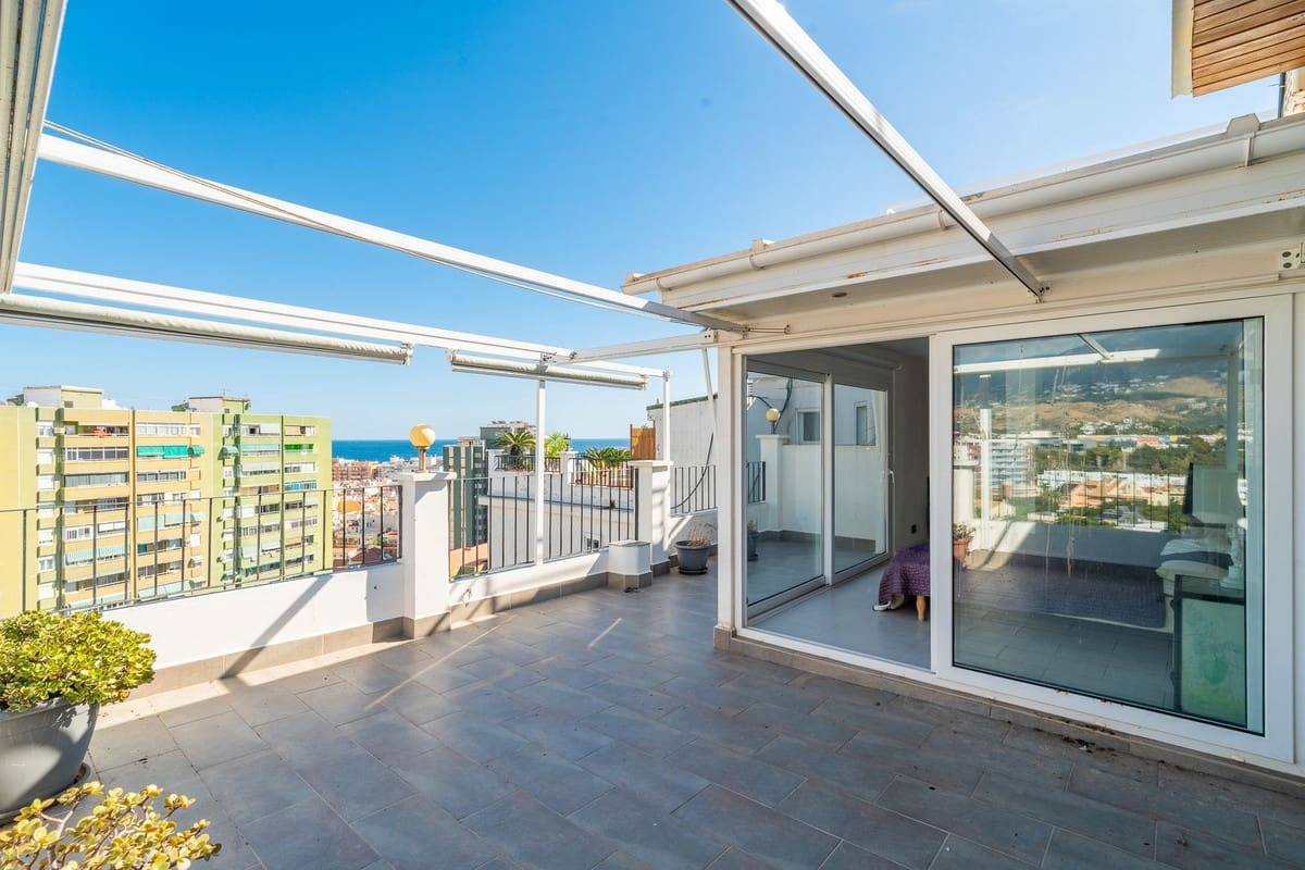 3 sypialnia Penthouse na sprzedaż w Fuengirola z basenem garażem - 1 250 000 € (Ref: 9444892)