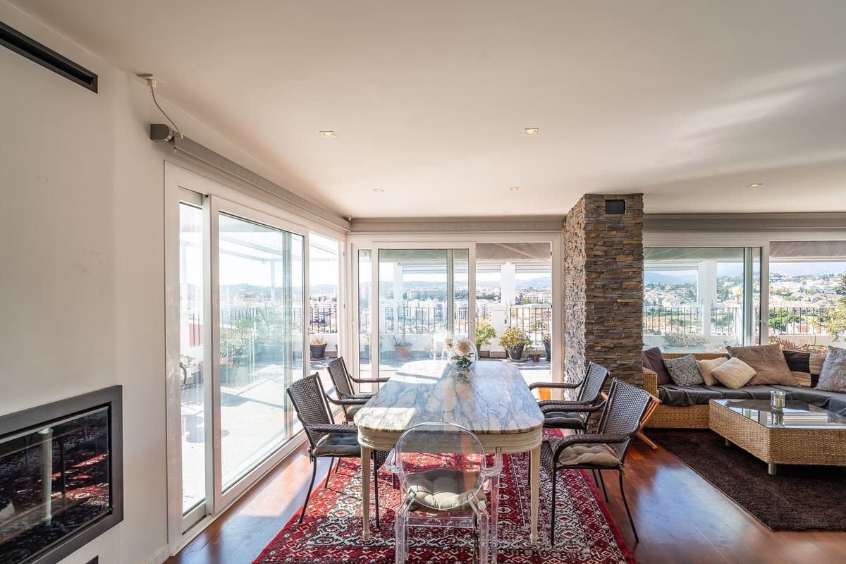 3 sypialnia Penthouse na sprzedaż w Fuengirola z basenem garażem - 1 250 000 € (Ref: 9444892)