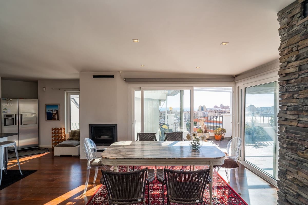 3 sypialnia Penthouse na sprzedaż w Fuengirola z basenem garażem - 1 250 000 € (Ref: 9444892)
