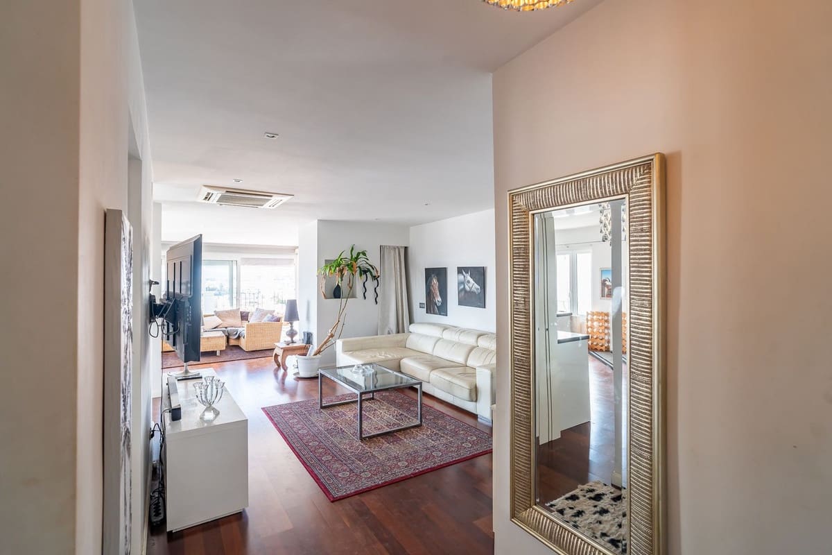 3 sypialnia Penthouse na sprzedaż w Fuengirola z basenem garażem - 1 250 000 € (Ref: 9444892)
