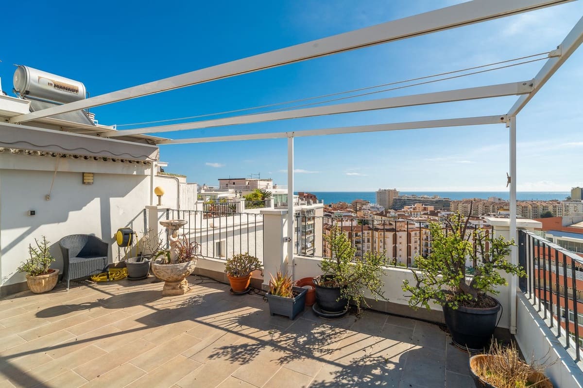 3 sypialnia Penthouse na sprzedaż w Fuengirola z basenem garażem - 1 250 000 € (Ref: 9444892)