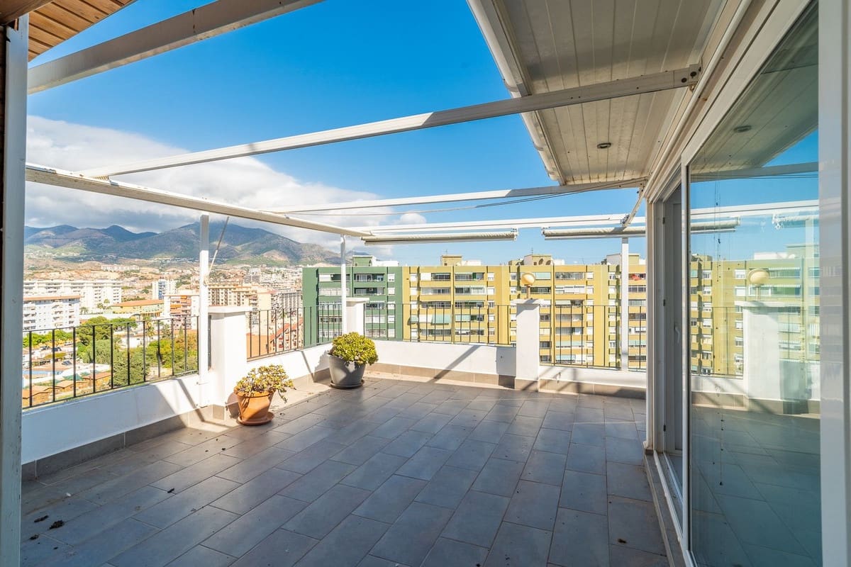 3 sypialnia Penthouse na sprzedaż w Fuengirola z basenem garażem - 1 250 000 € (Ref: 9444892)