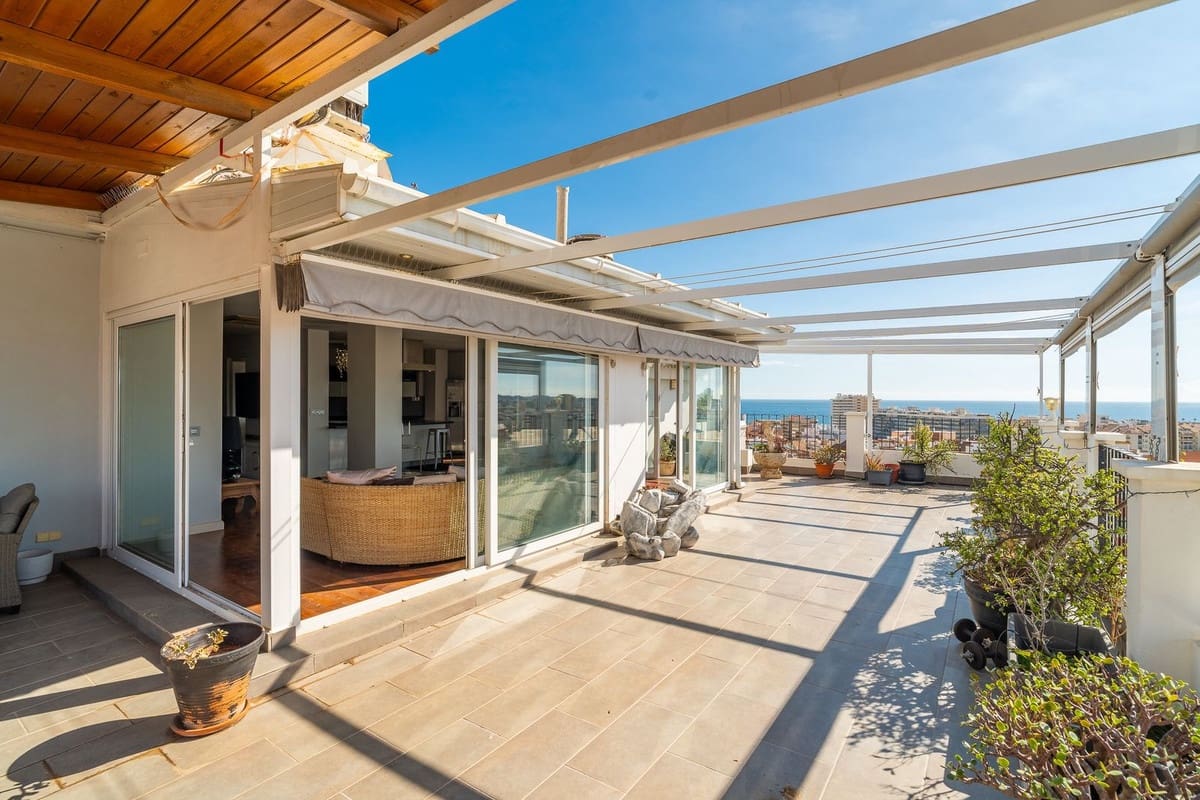 3 sypialnia Penthouse na sprzedaż w Fuengirola z basenem garażem - 1 250 000 € (Ref: 9444892)